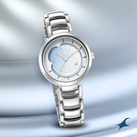 Fastrack Uptown Retreat Quartz Analog Blue Dial Metal Strap Watch for Girls 6277SM01
